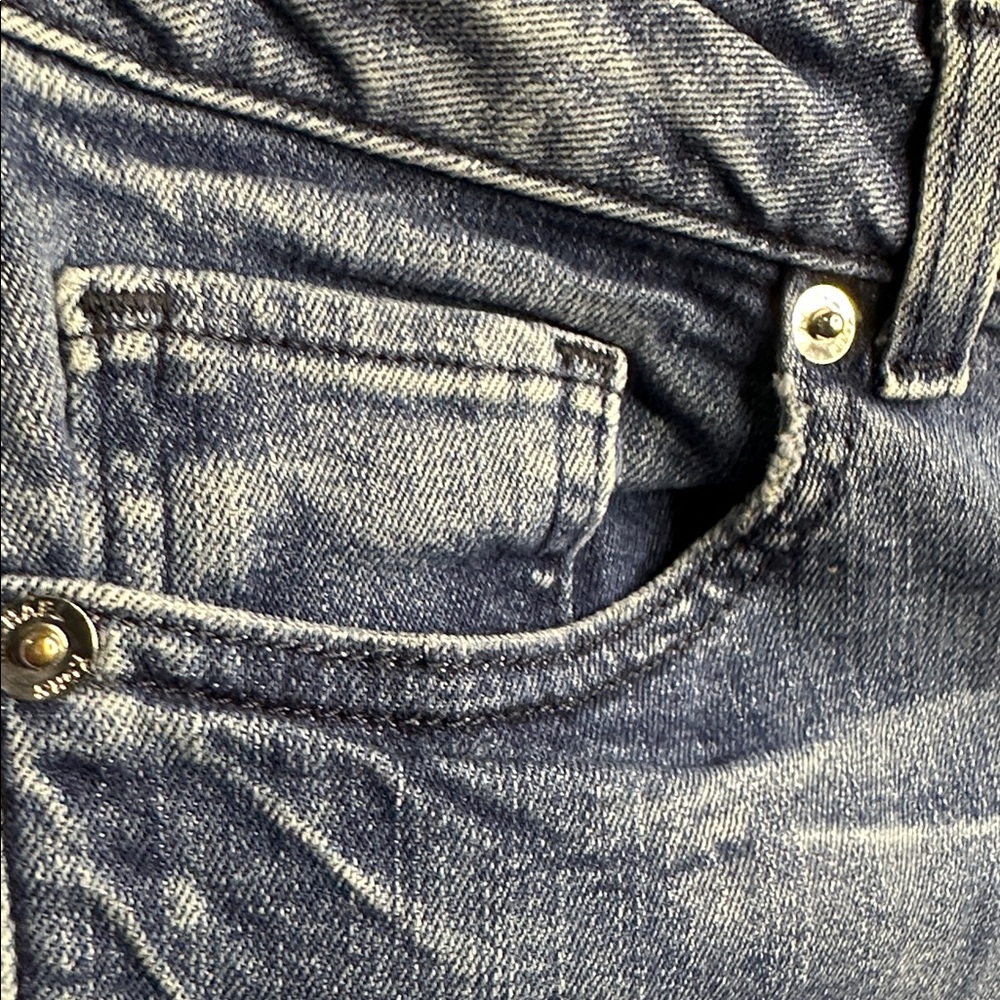 $8 Ship $4.99Michael Kors Light Blue Skinny Jeans 
Women Size 4  Condition: Used - Picture 5 of 6